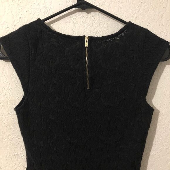 Decree Peplum Top - Picture 6 of 7